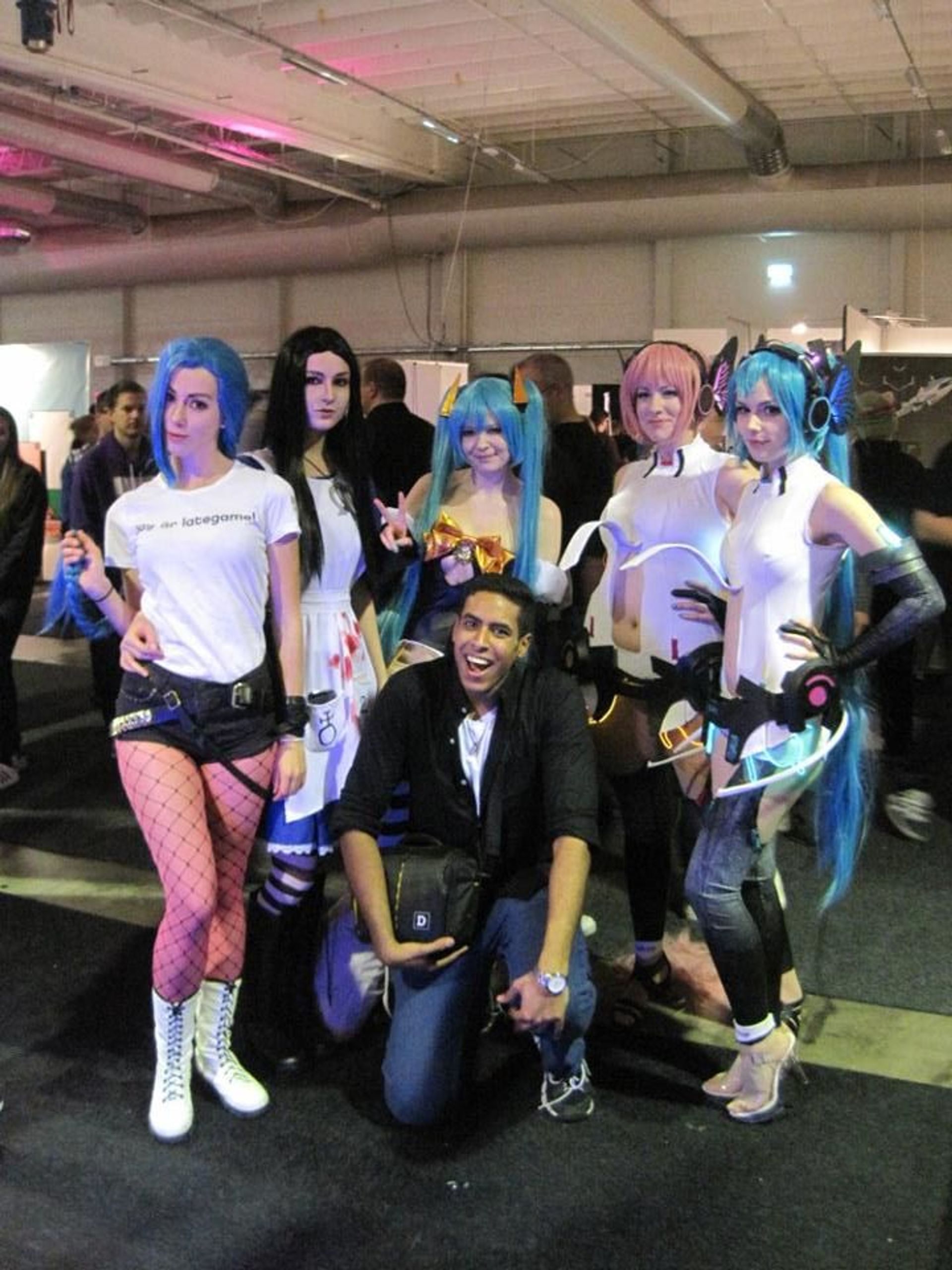 Posing with Jynx, Alice, Two Mikus, and Luka