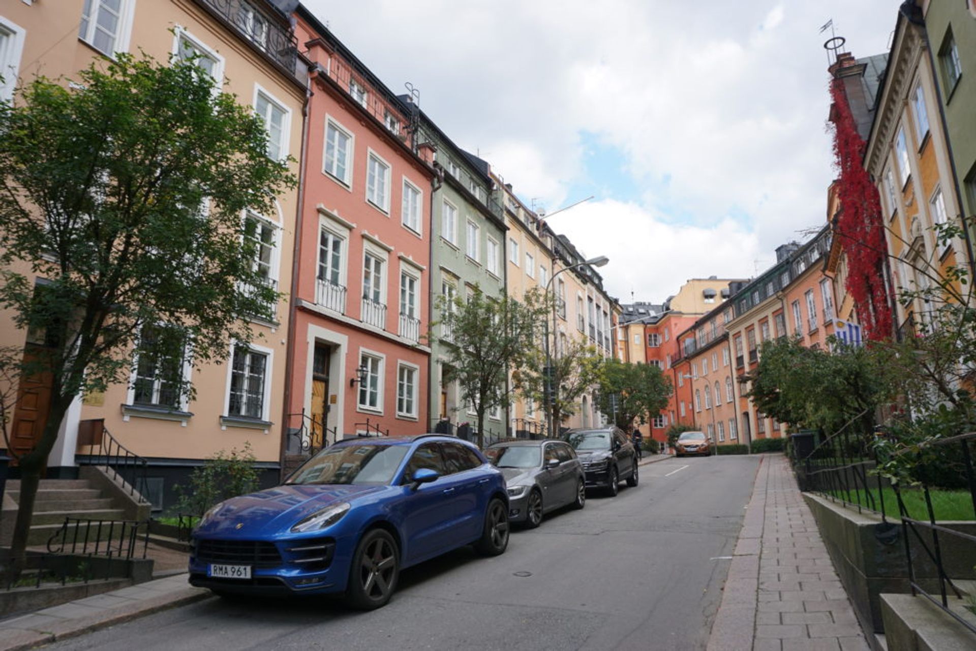 Bright coloured Danderydsgatan, Source: Inez