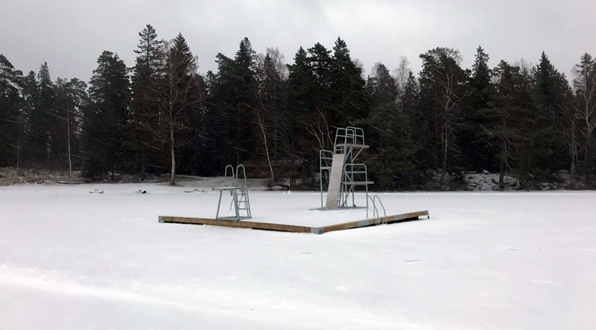 Frozen lake in Fjällnora Friluftsområde