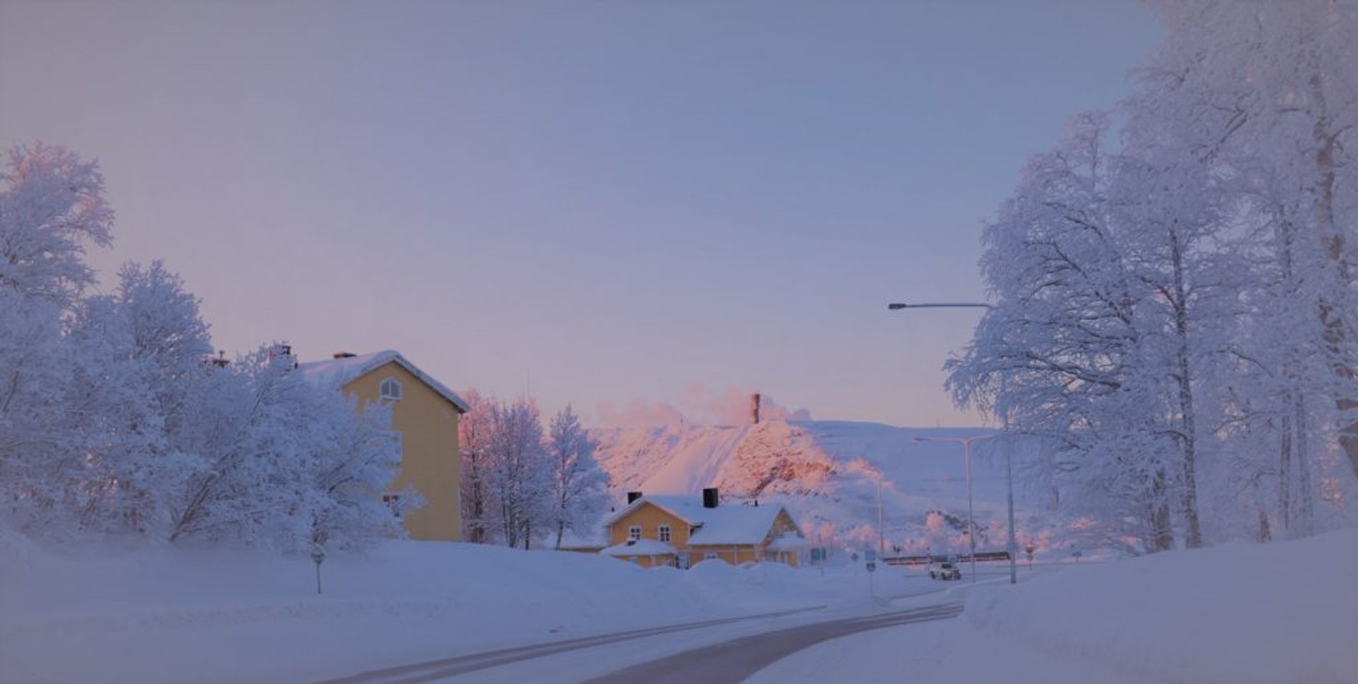 kiruna yellow house 