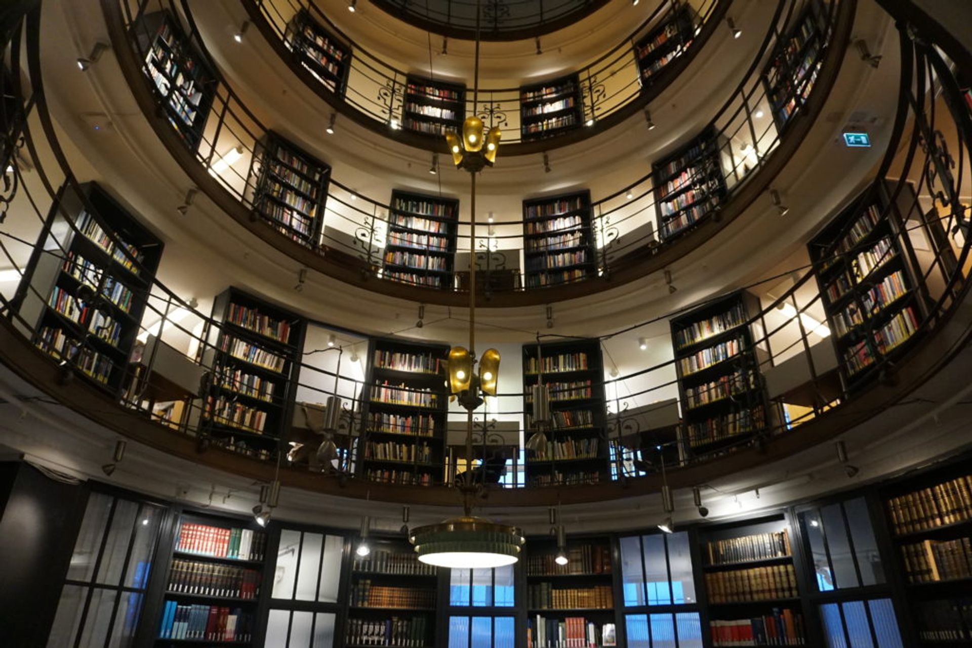 The library, Source: Inez