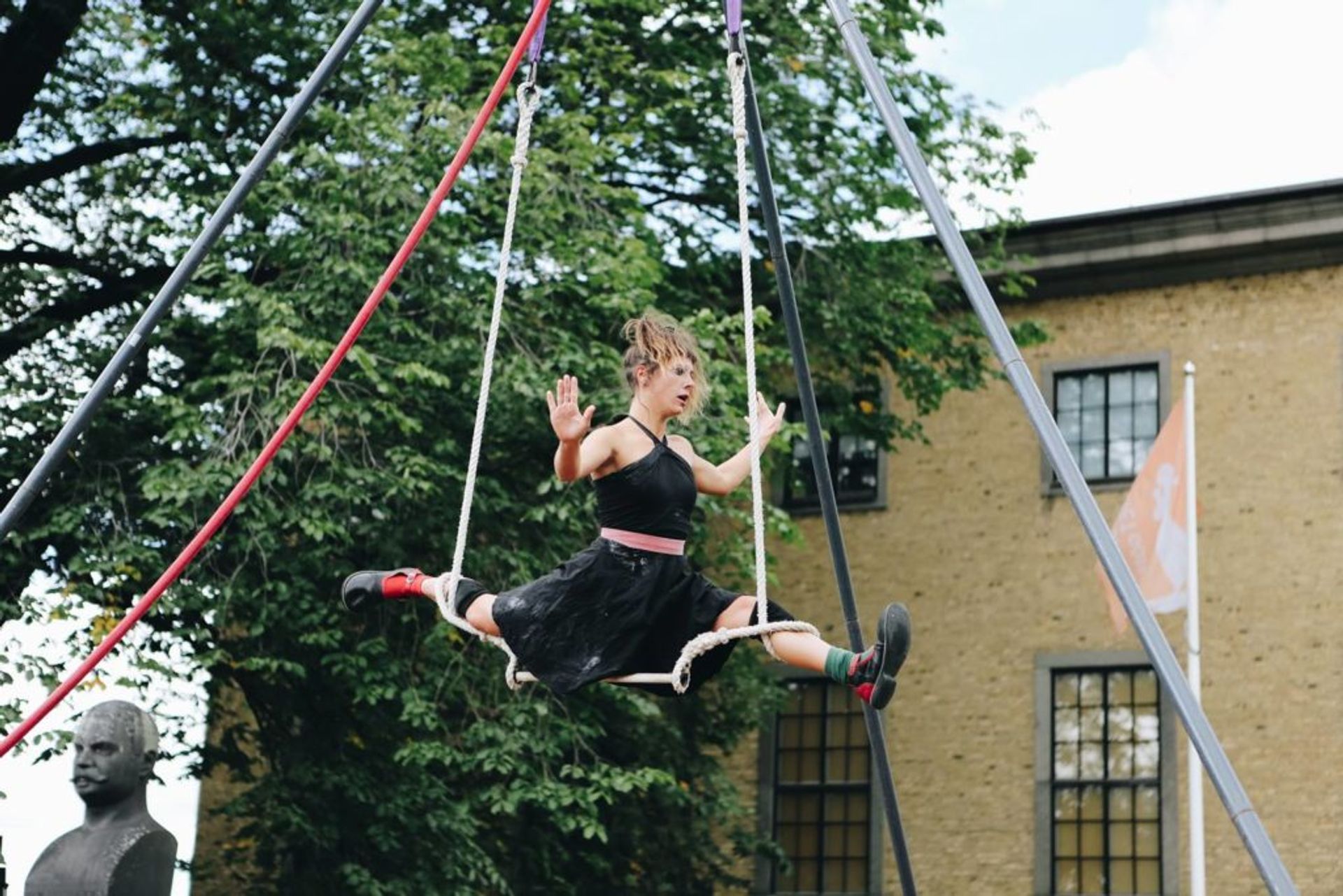 De Berenis Cirus from Argentine performing at the Fringe Festival.