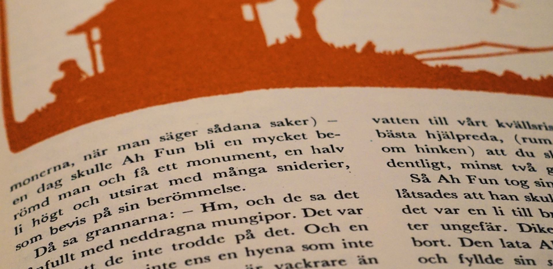 Close-up of a book page written in Swedish.