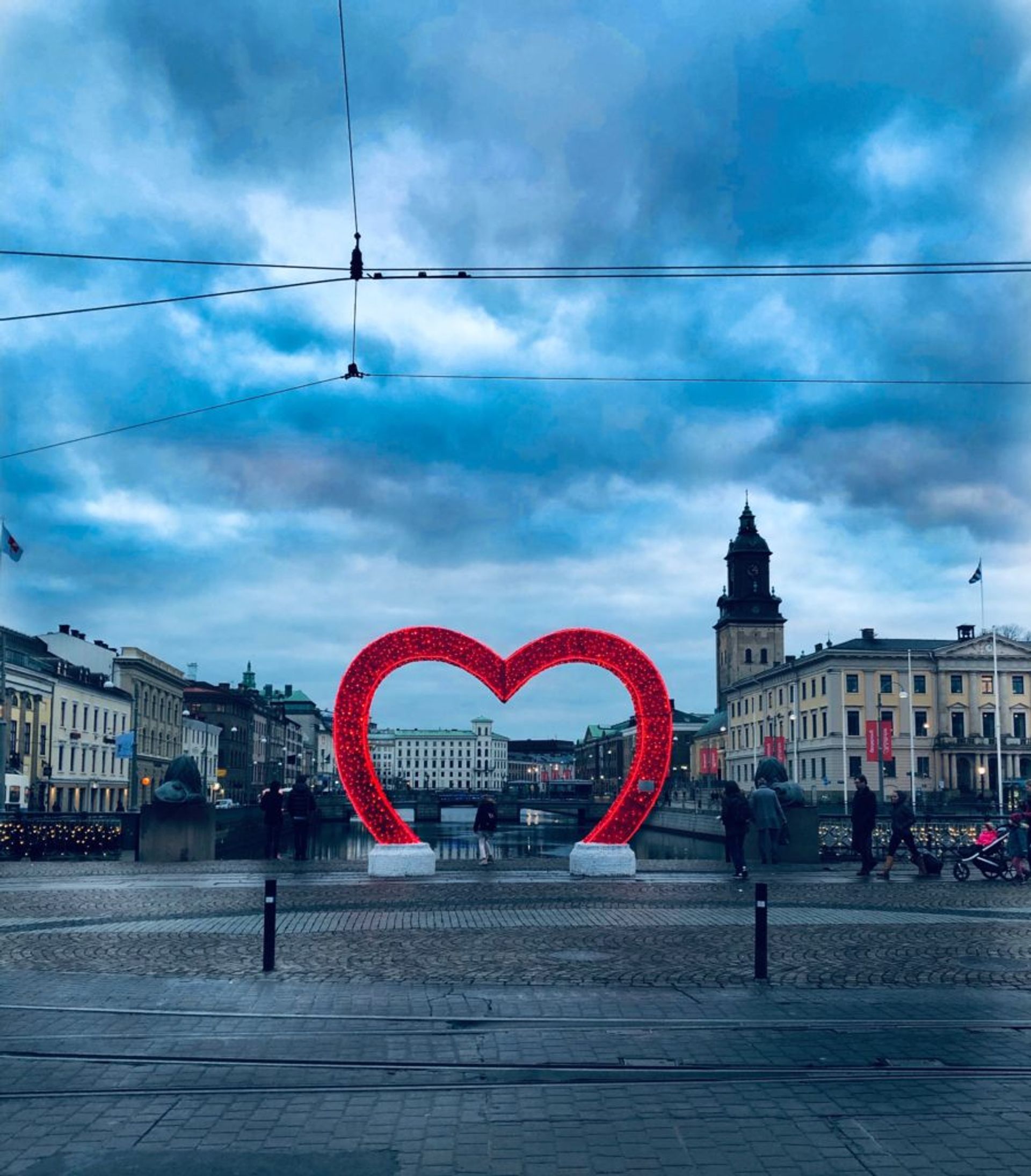 Christmas decoration in the form of a large heart on a bridge in Gothenburg.