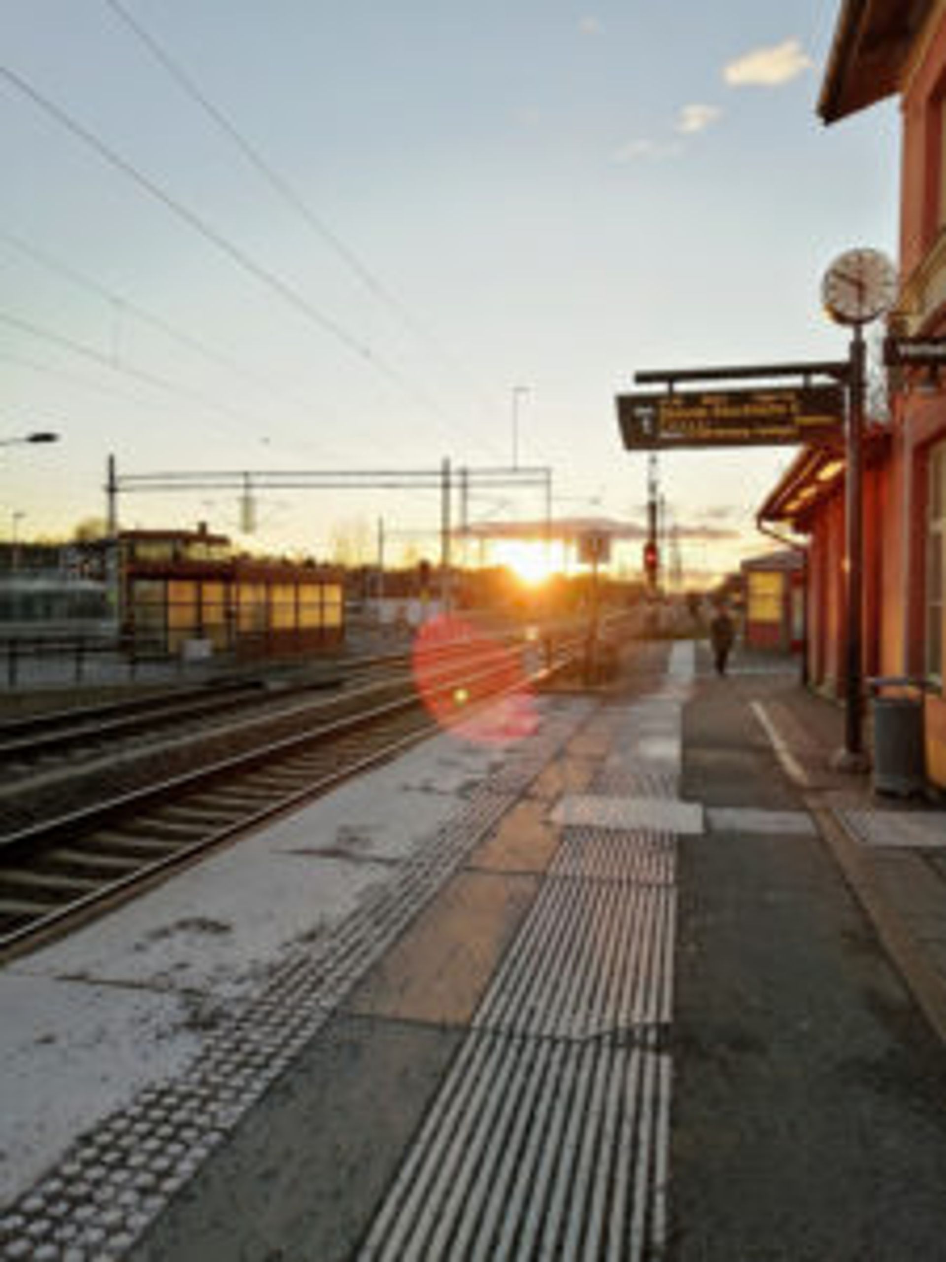 Sunset at a train station in Alingsås.