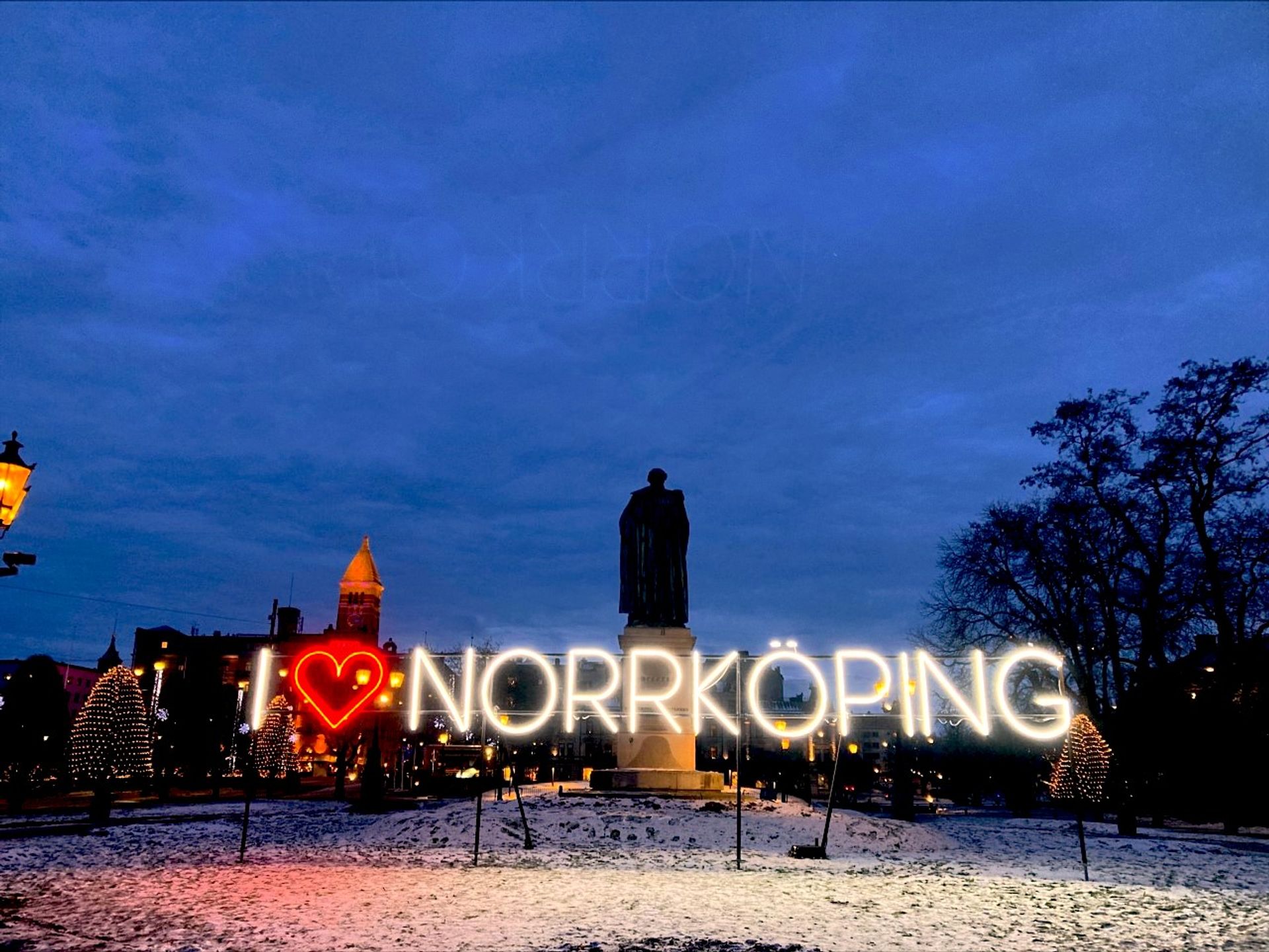 picture of i love norrköping light installation