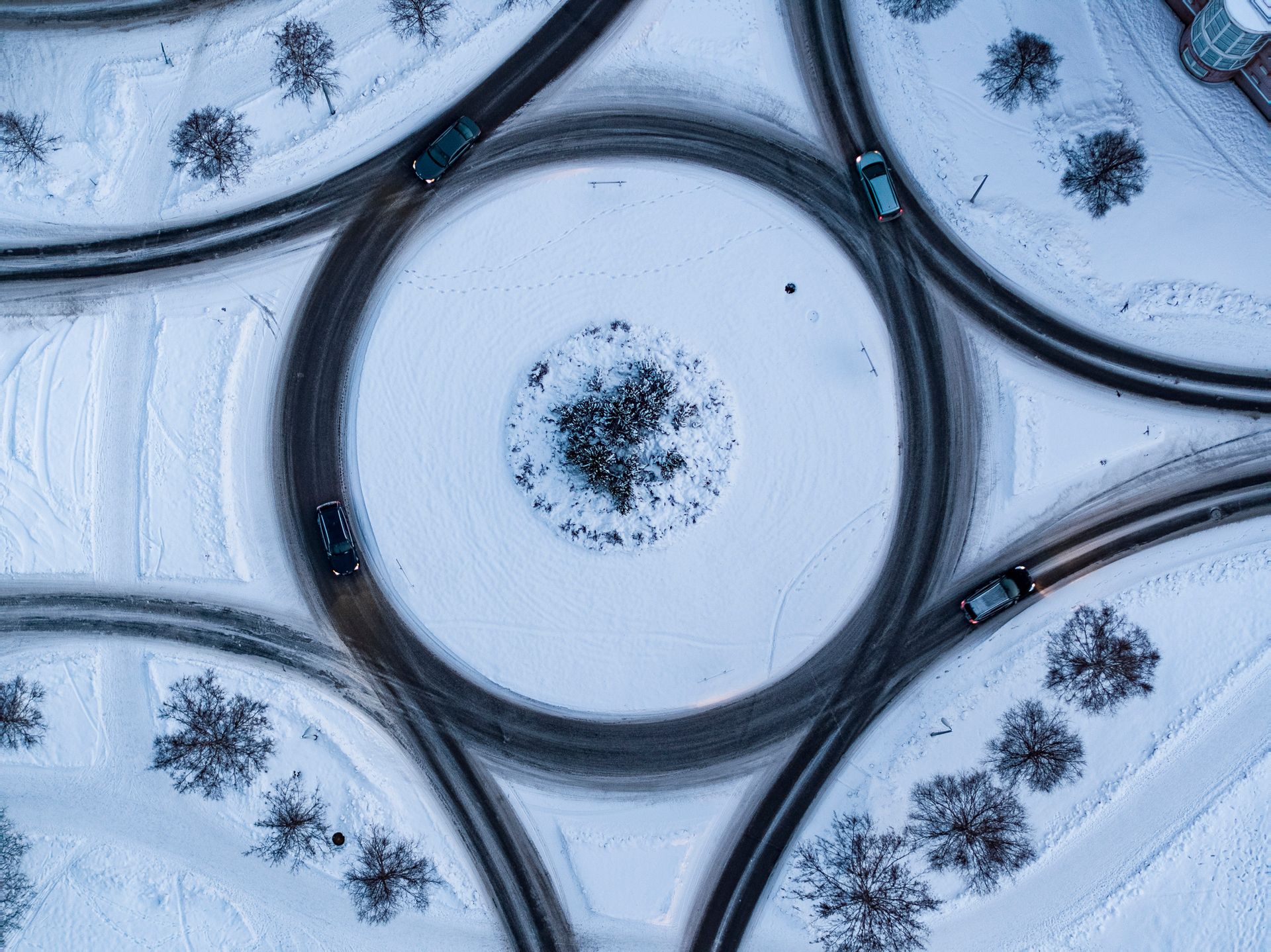 A view from above on a snowy roundabout