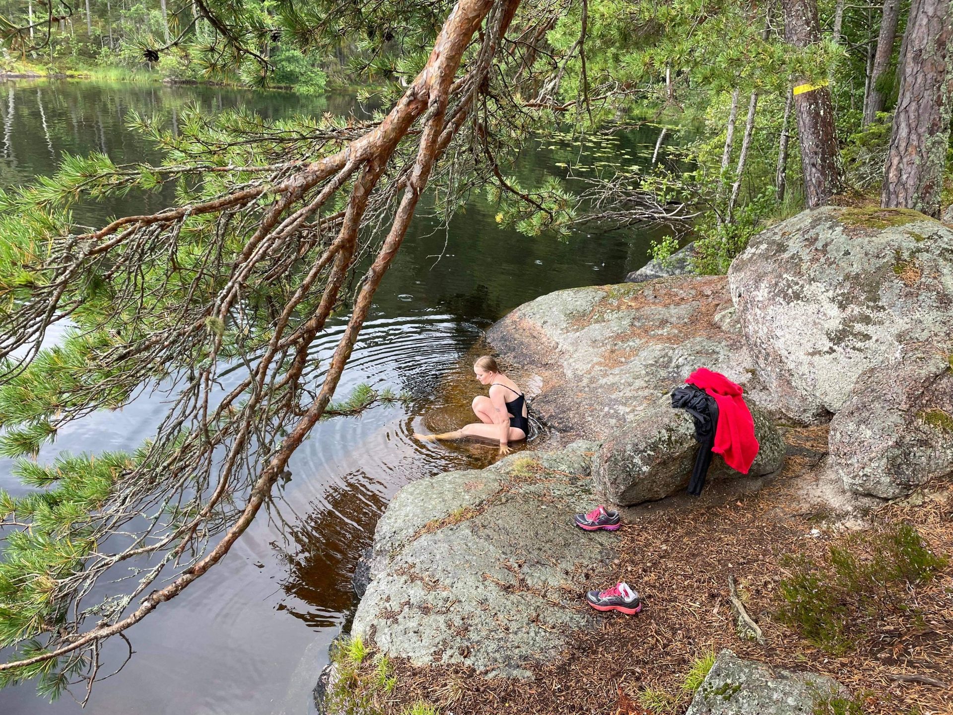 picture of girl by lake