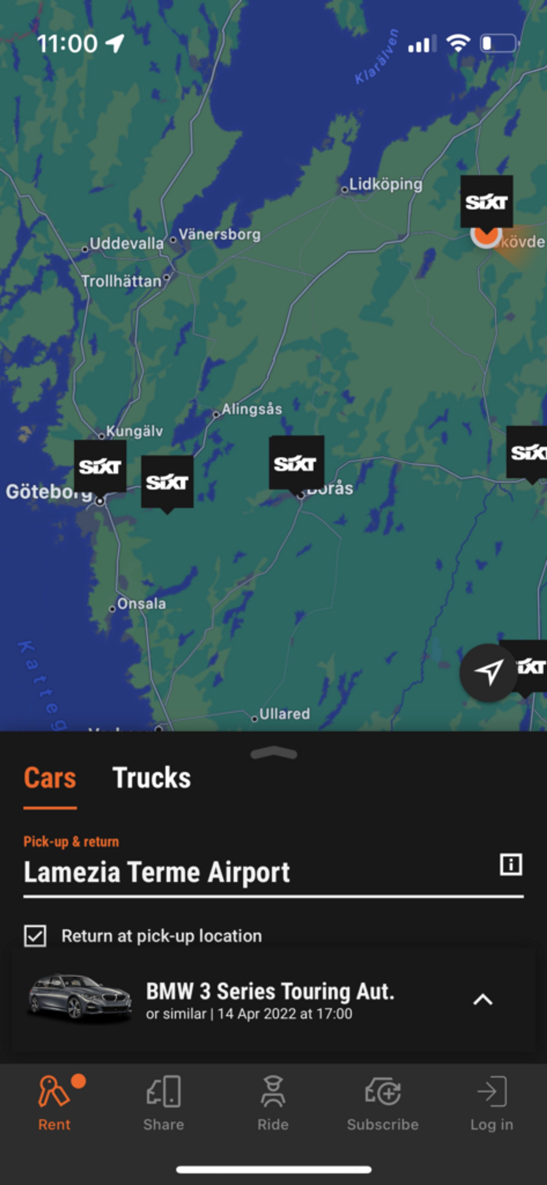 Screenshot of the Sixt app showing the possible pick-up and return locations on the map. 