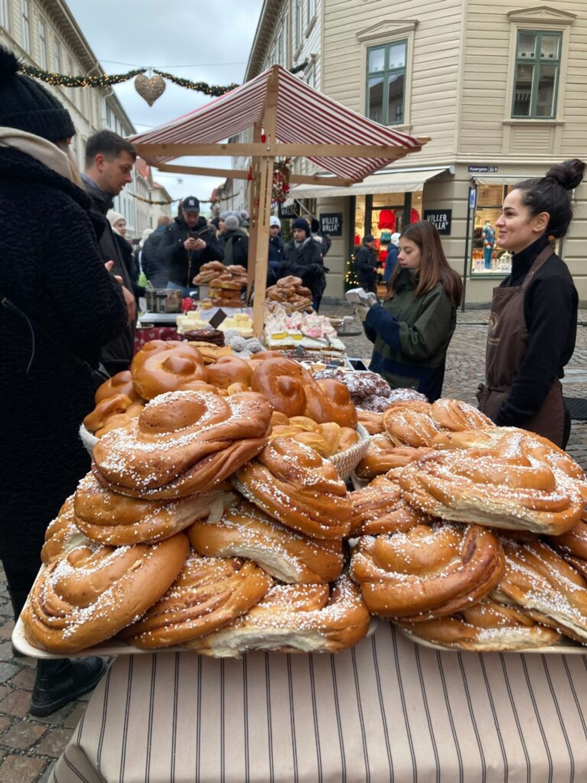 Cinnamon buns at a Christmas market