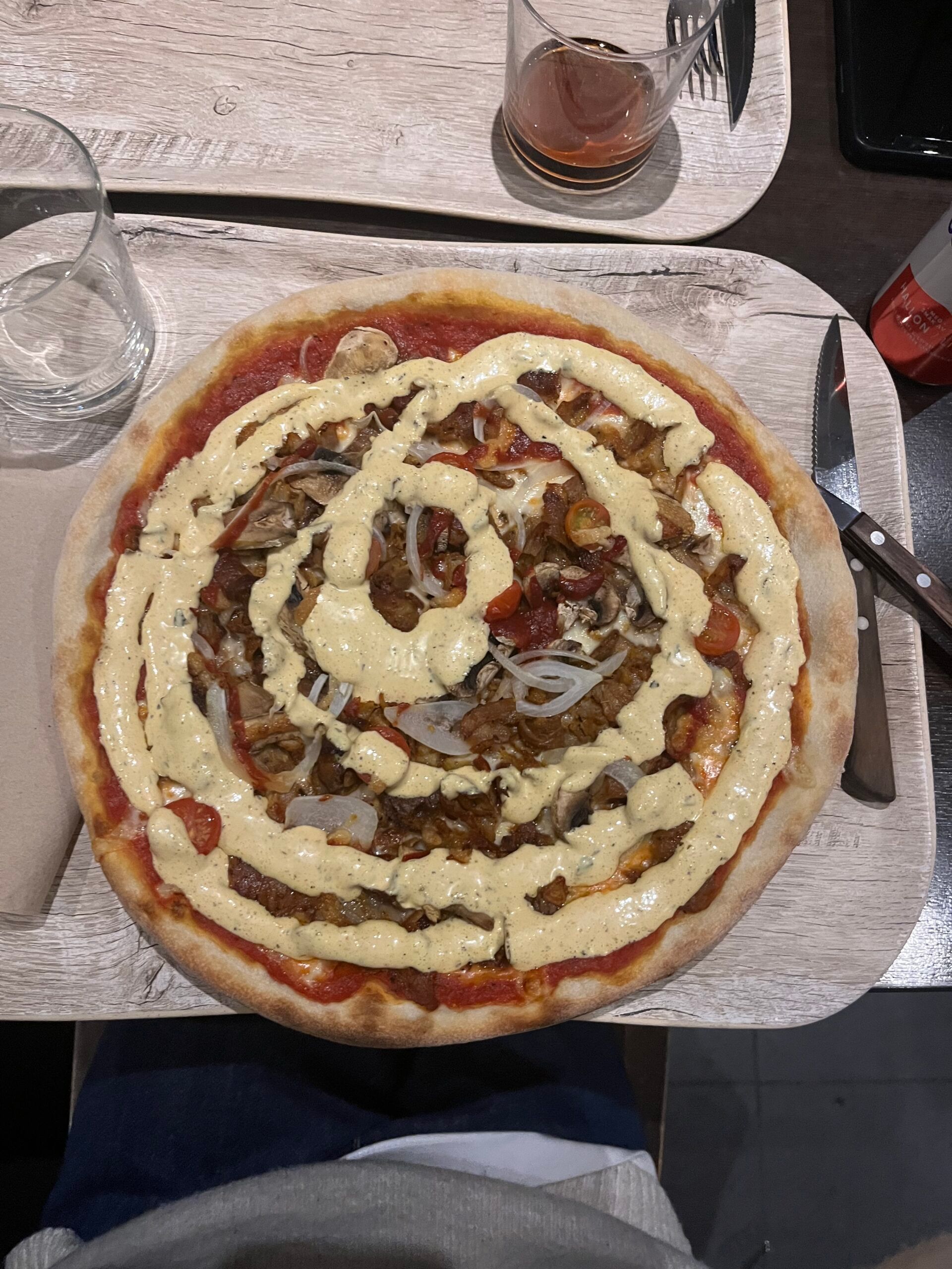 A kebab pizza.