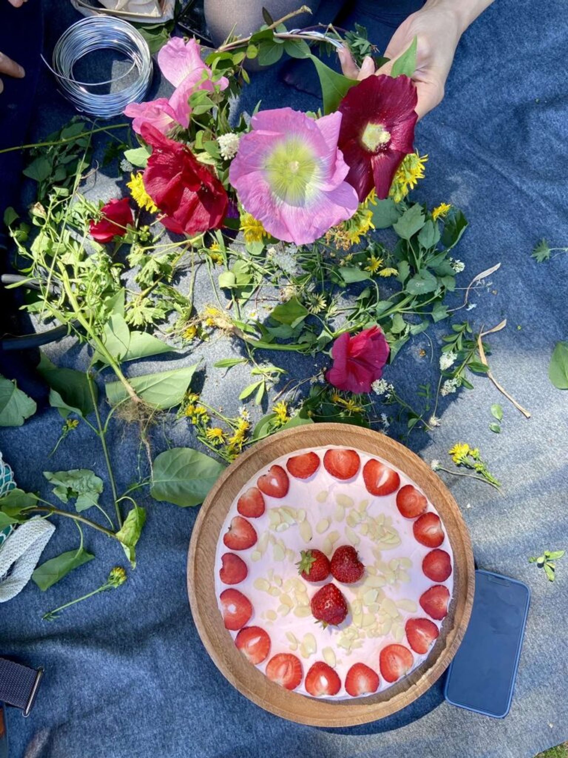 Strawberry cake and flowers.