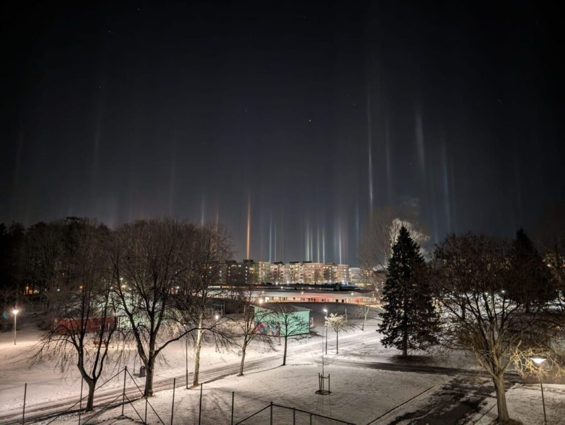 light pillar phenomenon in Sweden