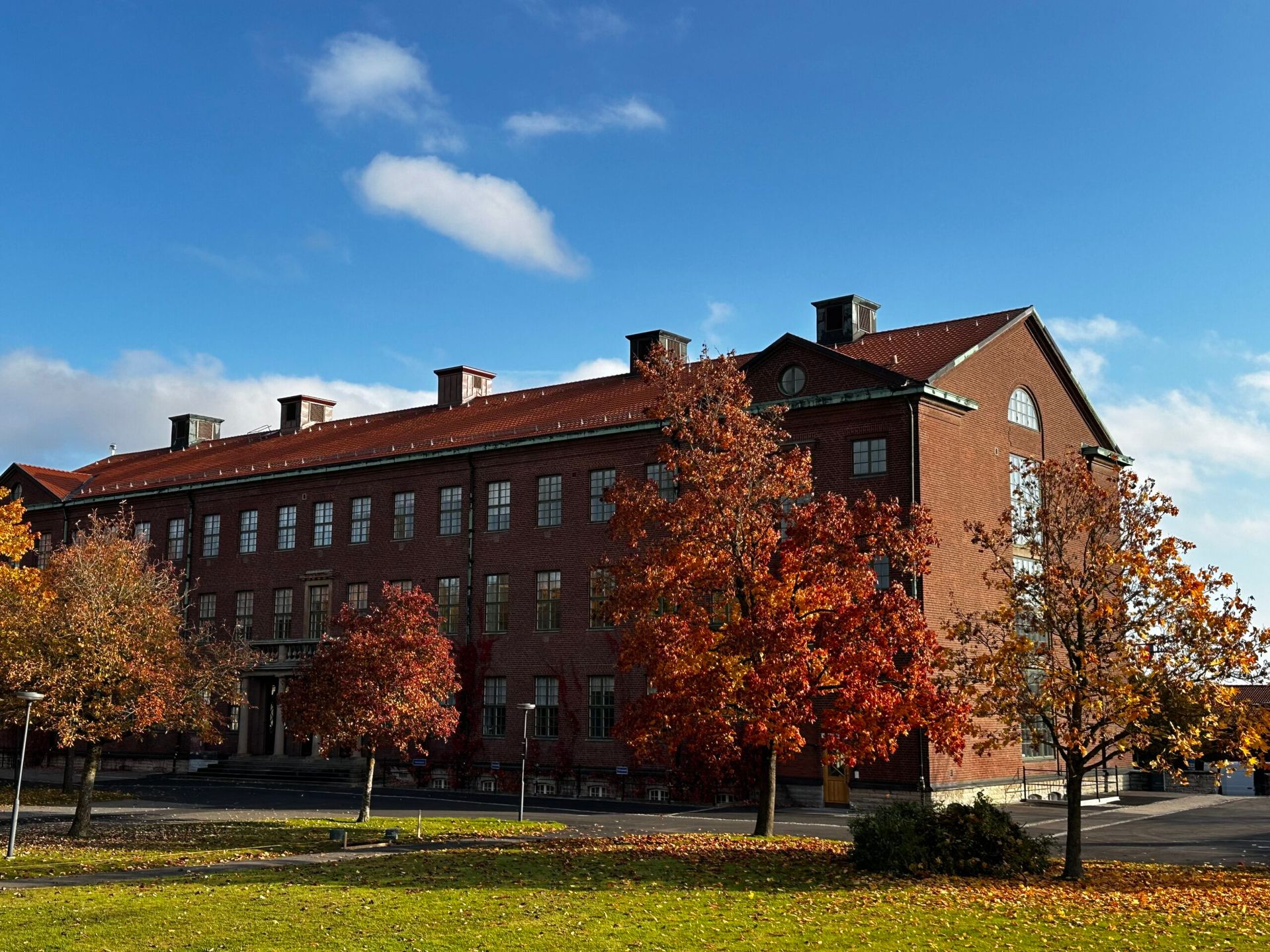 An Exterior shot of the SFI building in Skövde