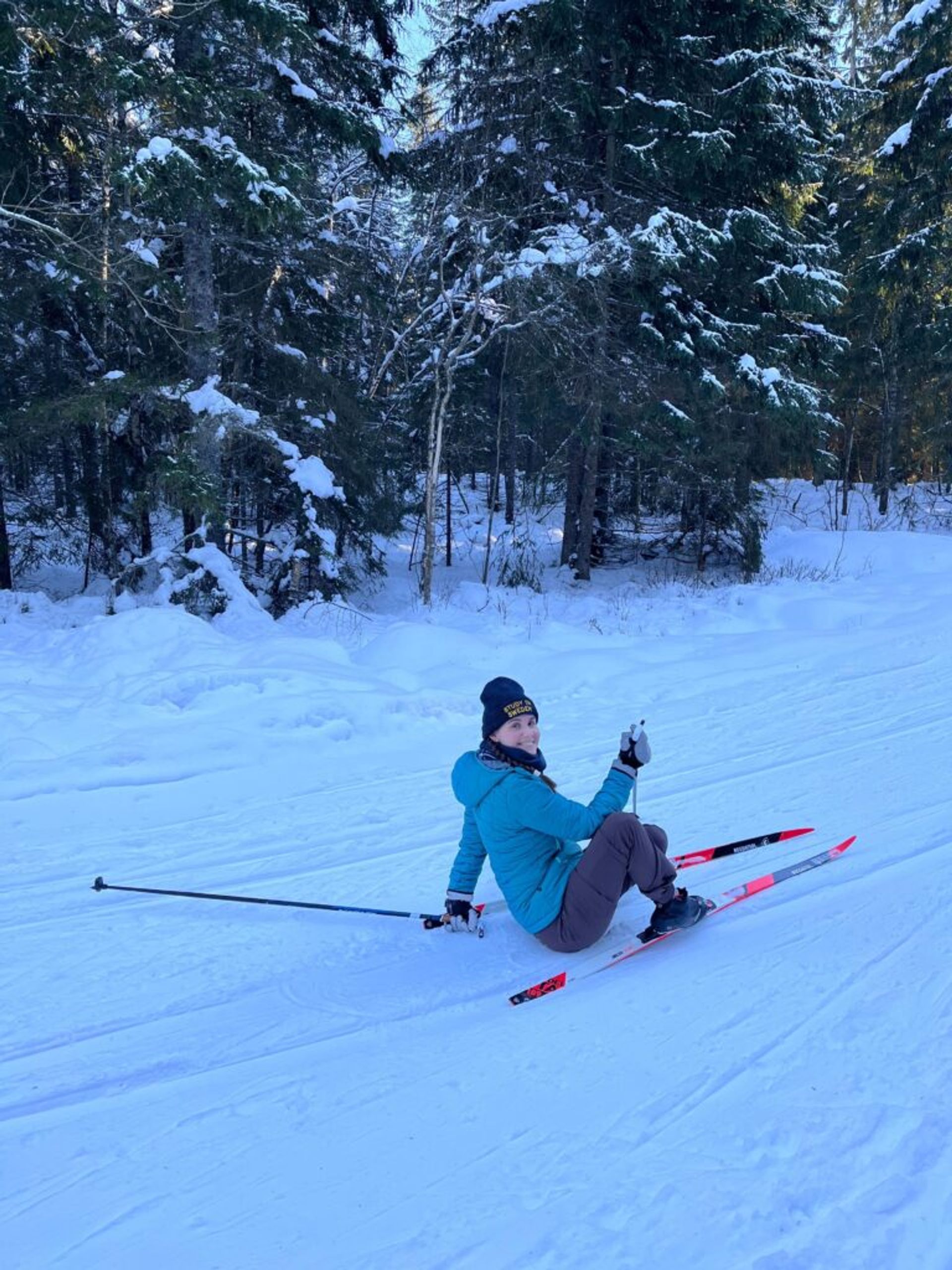 A girl that fell on skis.