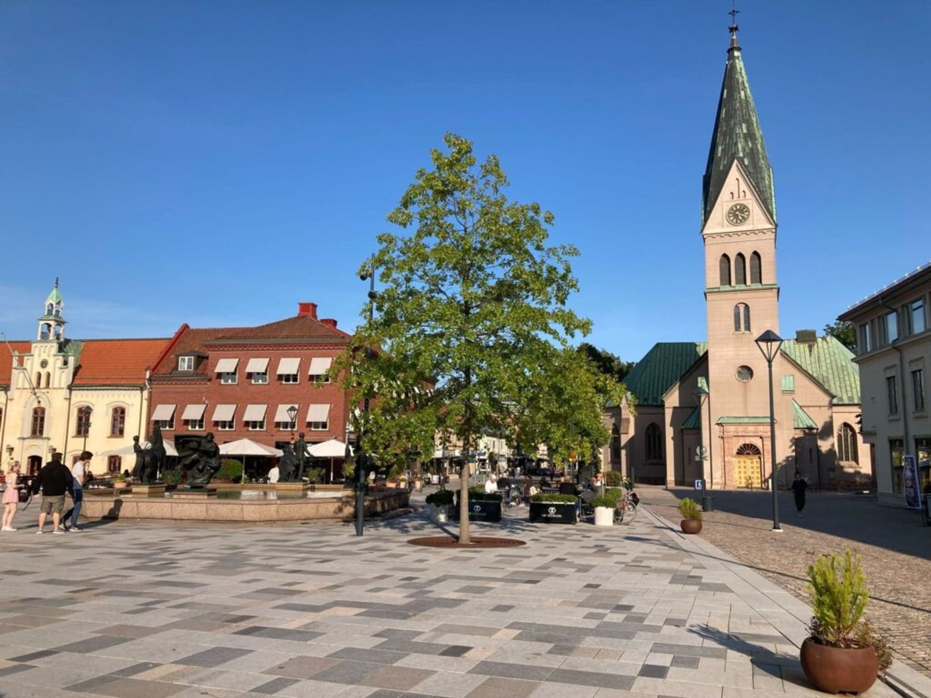 Skovde square
